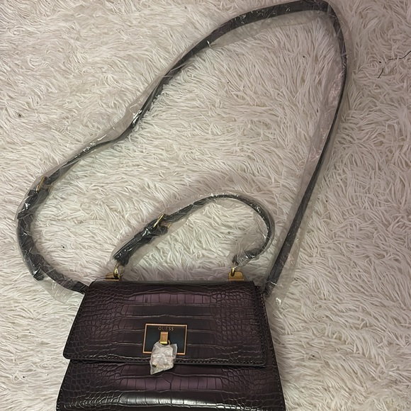 GUESS SATCHEL PURSE - Picture 2 of 4